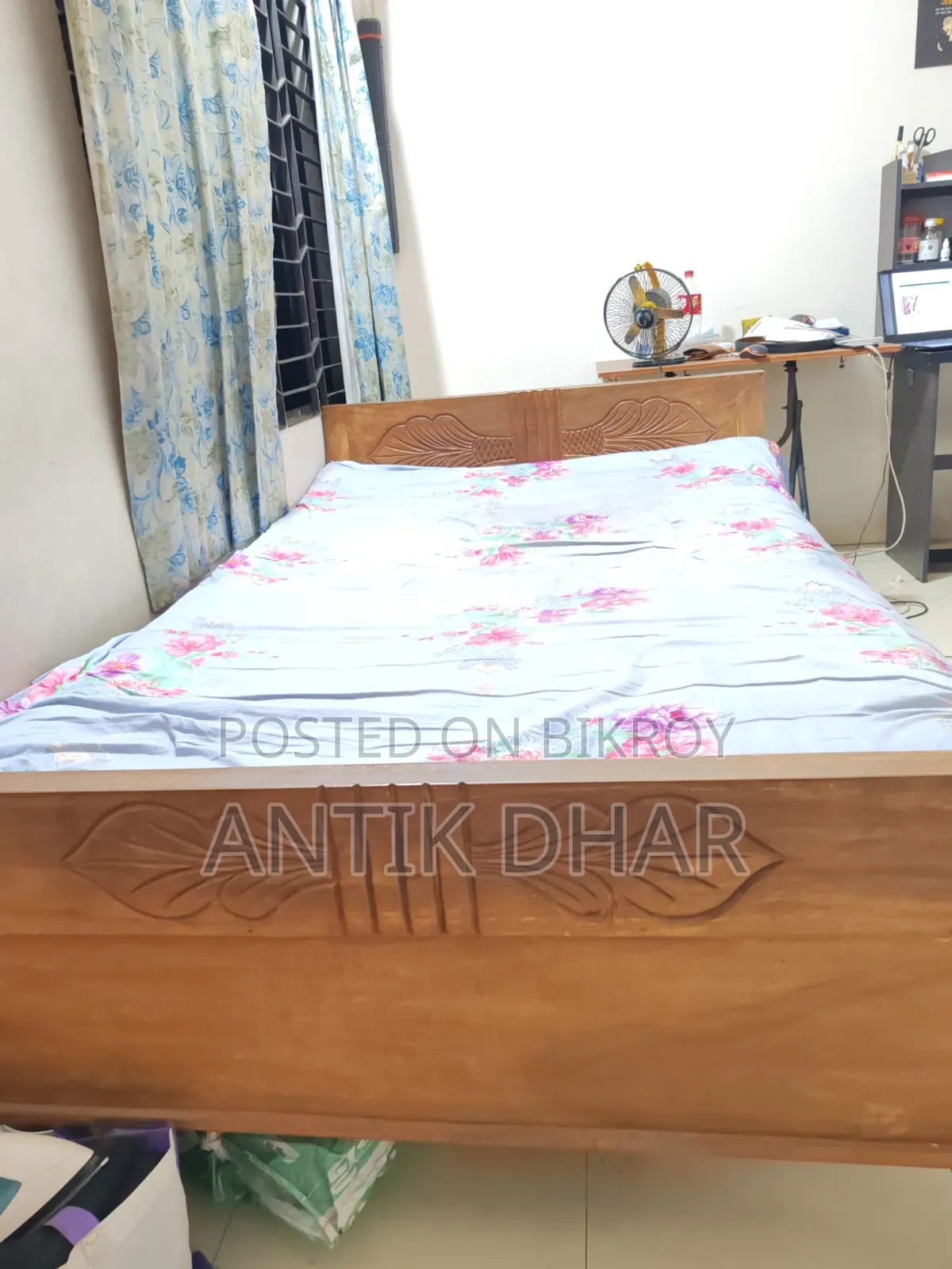 ৪/৭ কাঠের খাট
