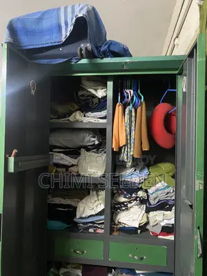 মেটাল আলমারি