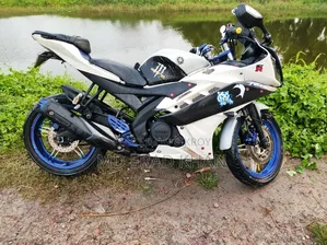 Yamaha R1 2018 White