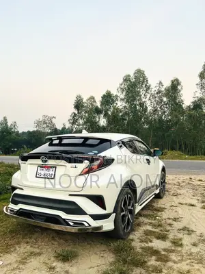 টয়োটা সি-এইচআর ২০১৭ পার্ল