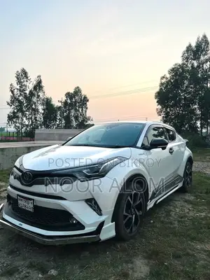 টয়োটা সি-এইচআর ২০১৭ পার্ল
