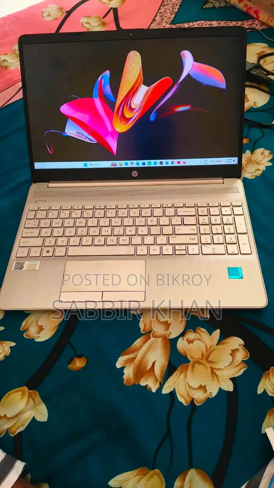 ল্যাপটপ এইচপি ১৫এস ৮জিবি ইন্টেল কোর আই৩ এসএসডি ১২৮জিবি