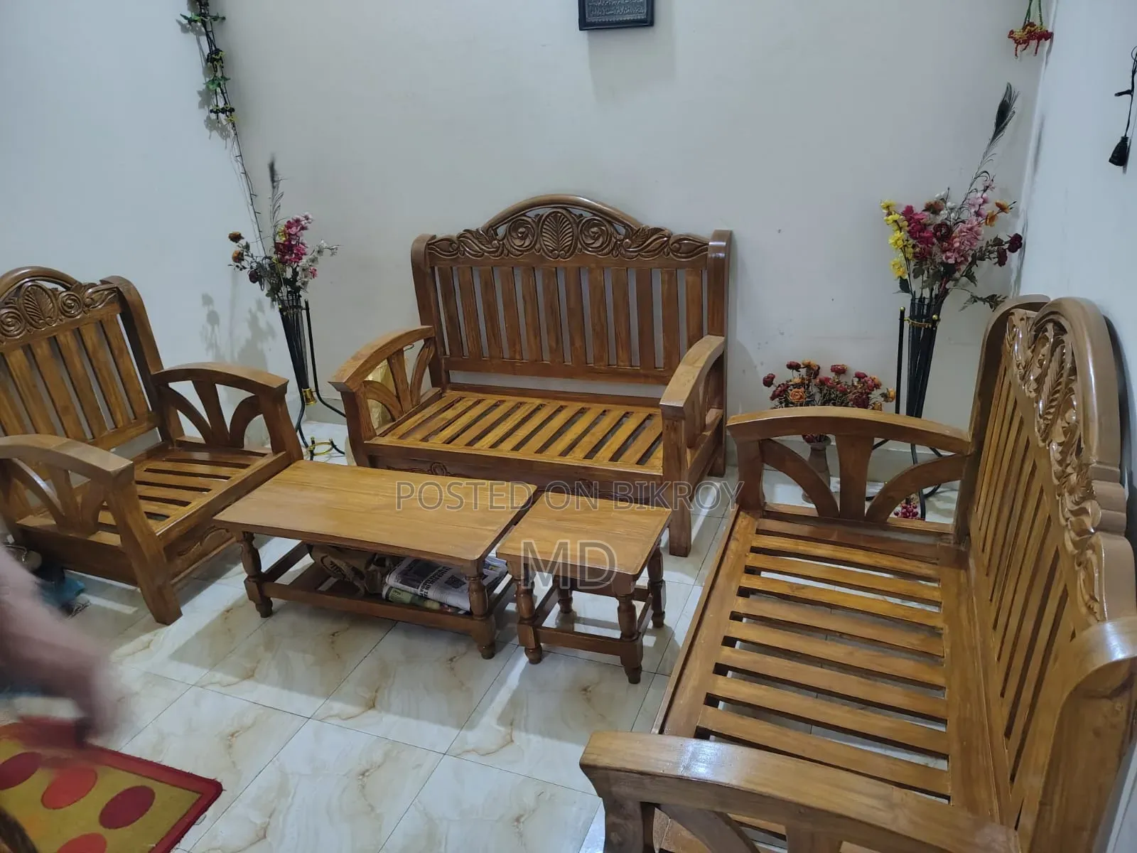 ২ ২ ১ এক সেট সোফা বিক্রি করা হবে