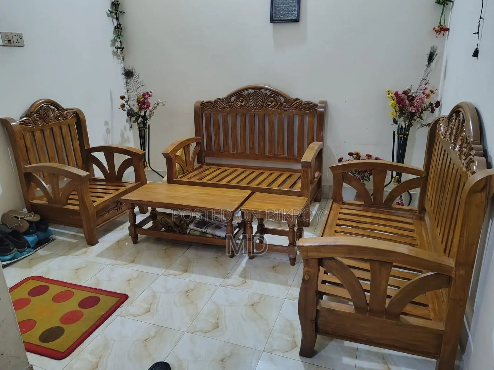 ২ ২ ১ এক সেট সোফা বিক্রি করা হবে