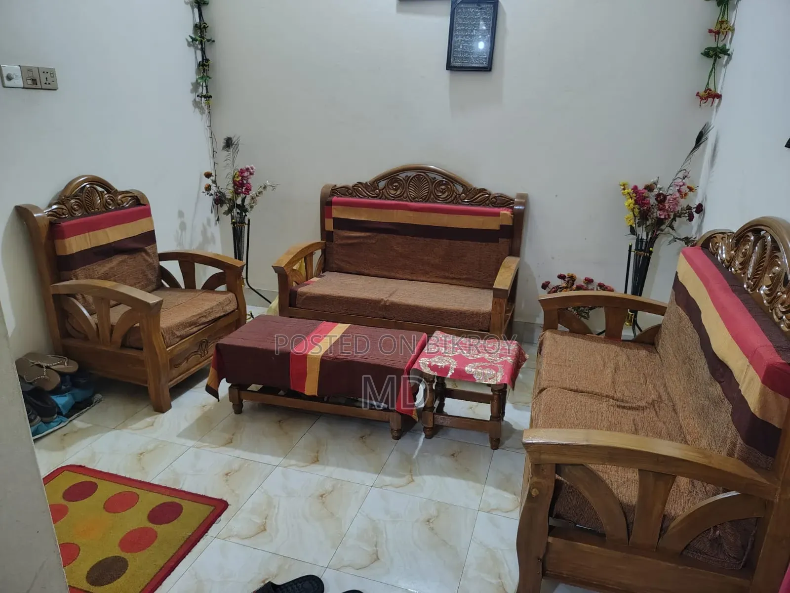 ২ ২ ১ এক সেট সোফা বিক্রি করা হবে