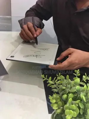 reMarkable 2 Paper Tablet With Marker & Box (Like New)