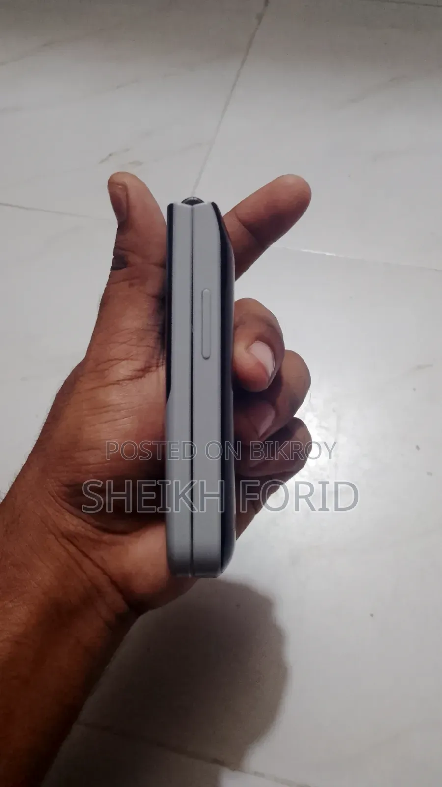 Title: Nokia 2720 Flip Phone, with Box and Charger — Condition Brand New