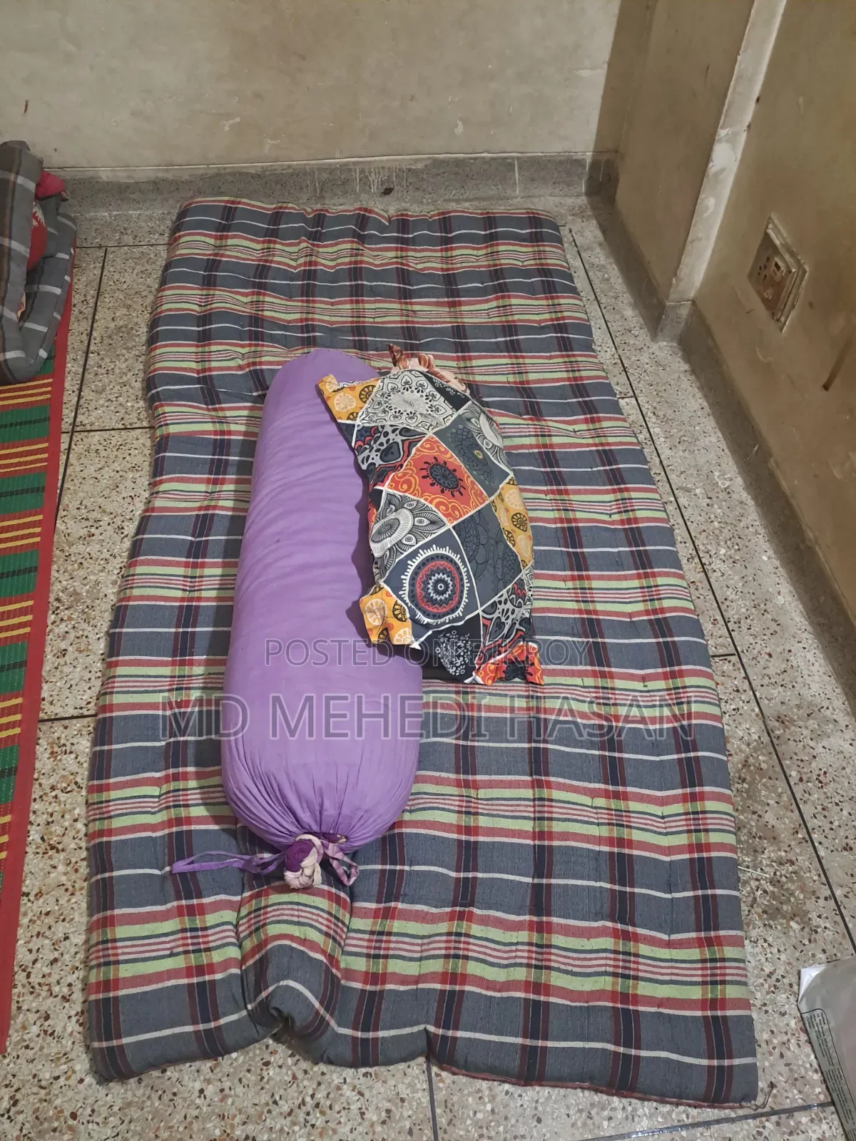 তোসক বালিশ বিক্রি করা হবে