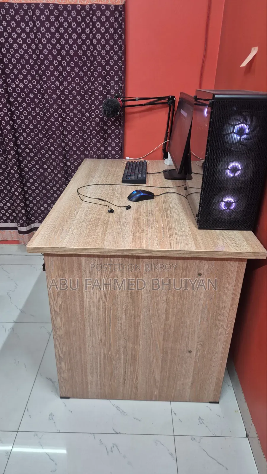 ব্যবহৃত অফিস টেবিল