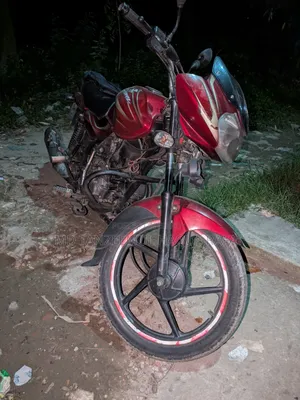 বাজাজ ডিসকভার ১০০ ২০১৬ লাল