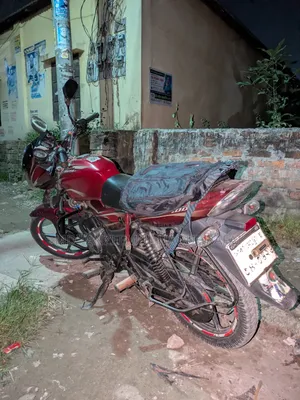 বাজাজ ডিসকভার ১০০ ২০১৬ লাল