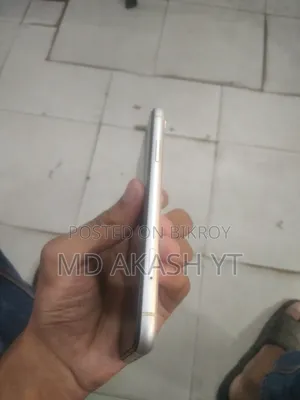 Apple iPhone XR 64 GB White