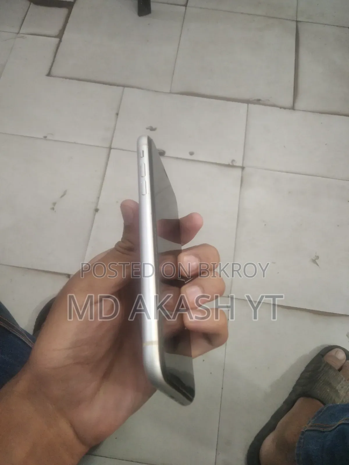 Apple iPhone XR 64 GB White