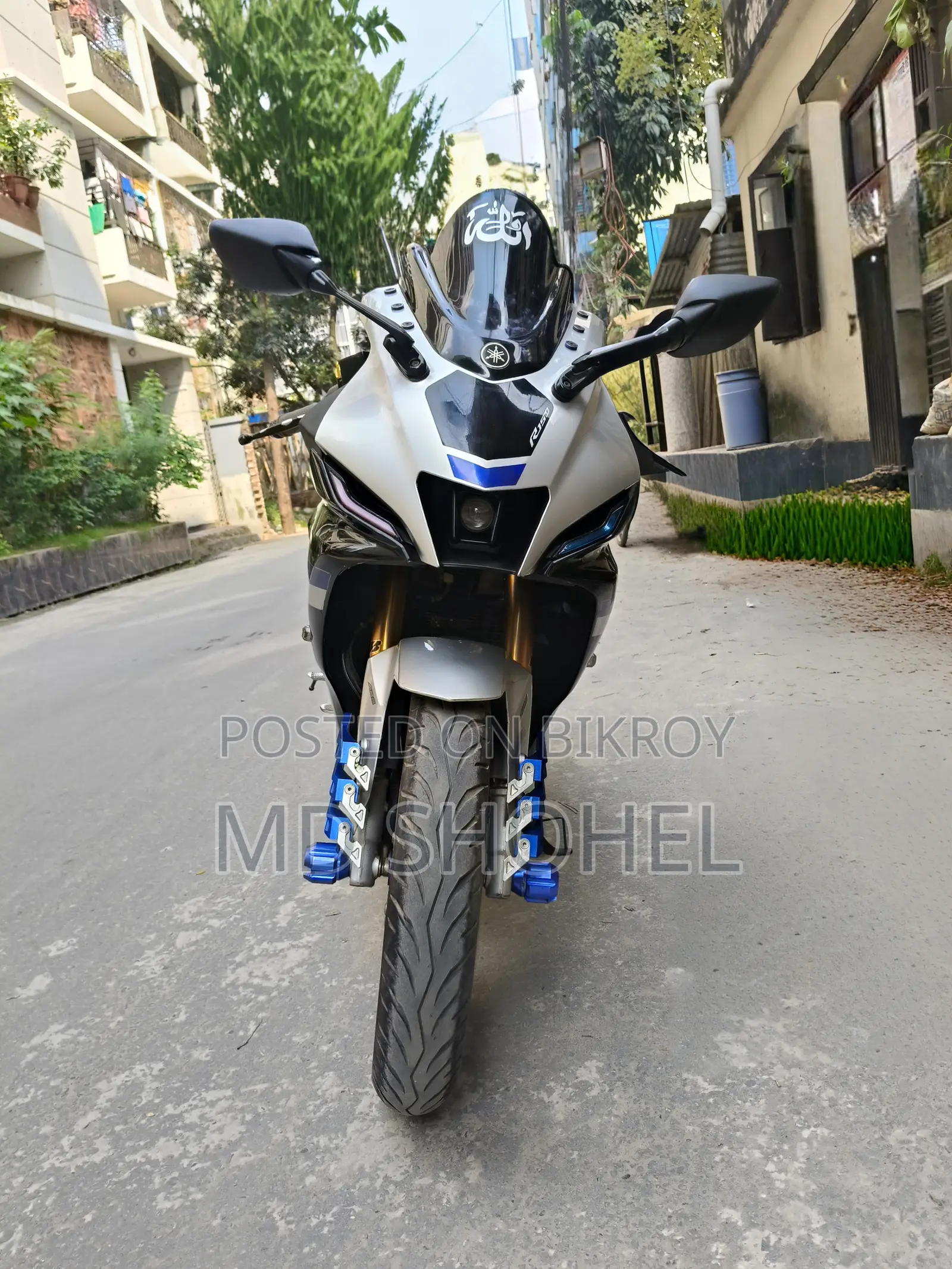 Yamaha R15M 2023 Silver