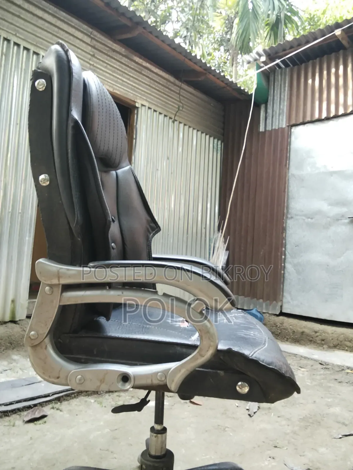 বিজনেস চেয়ার