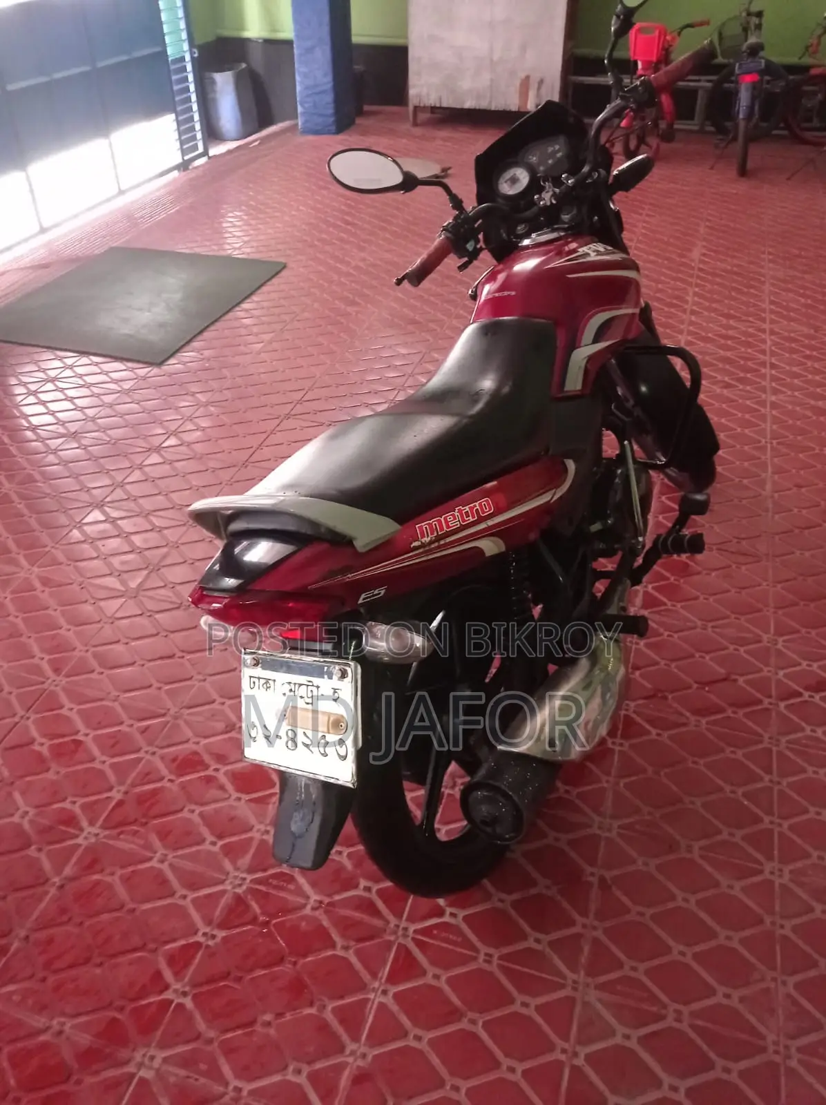 টিভিএস মেট্রো ২০১৭ লাল