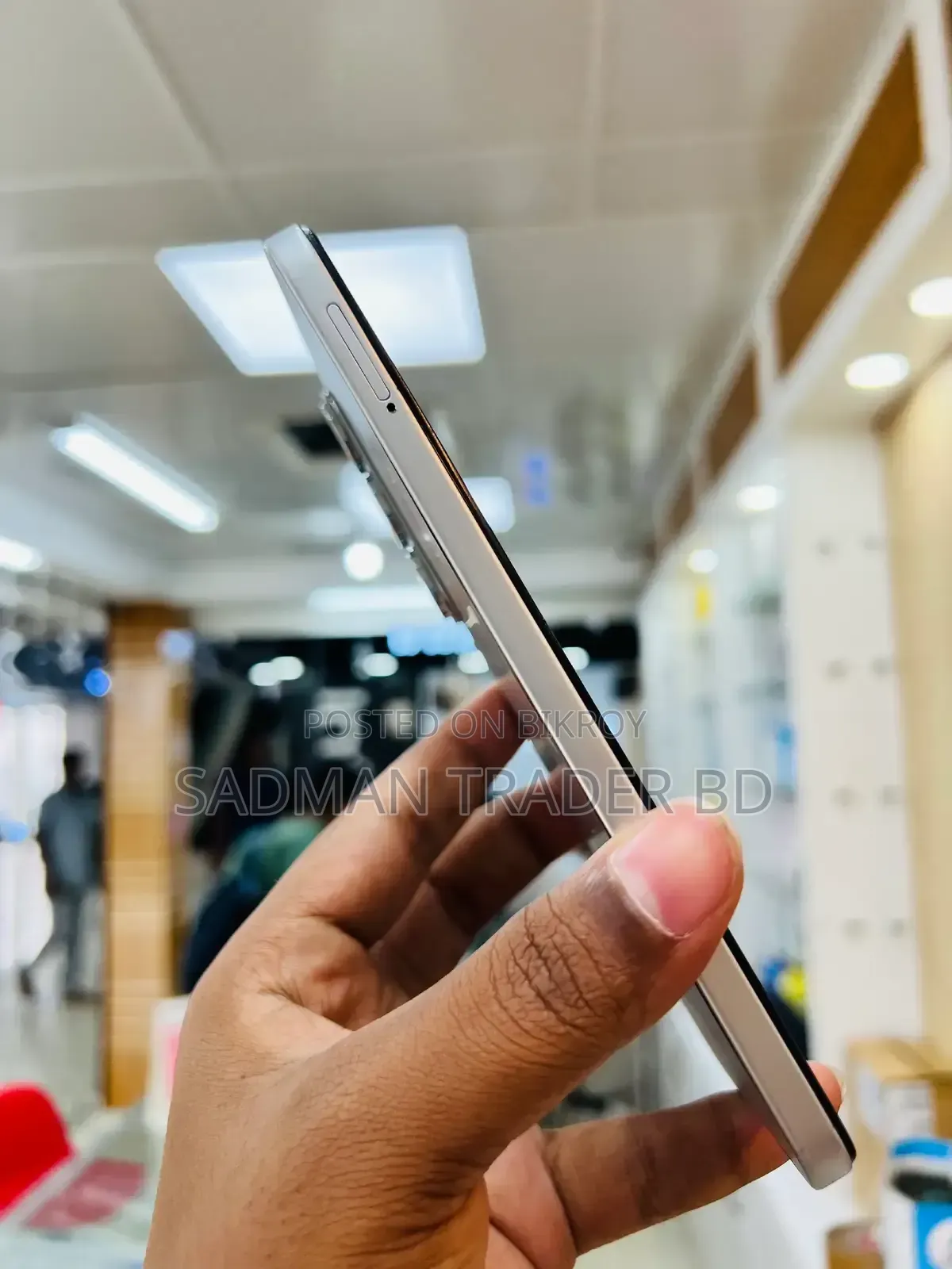 ইনফিনিক্স হট ৬০আই ২৫৬ জিবি হোয়াইট