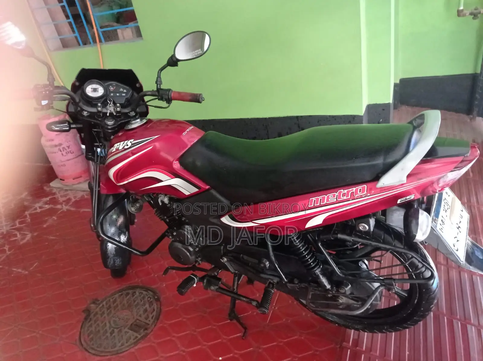 টিভিএস মেট্রো ২০১৭ লাল