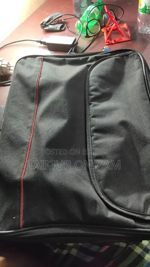 Laptop Lenovo 8GB Intel Core i3 HDD+SSD 512GB