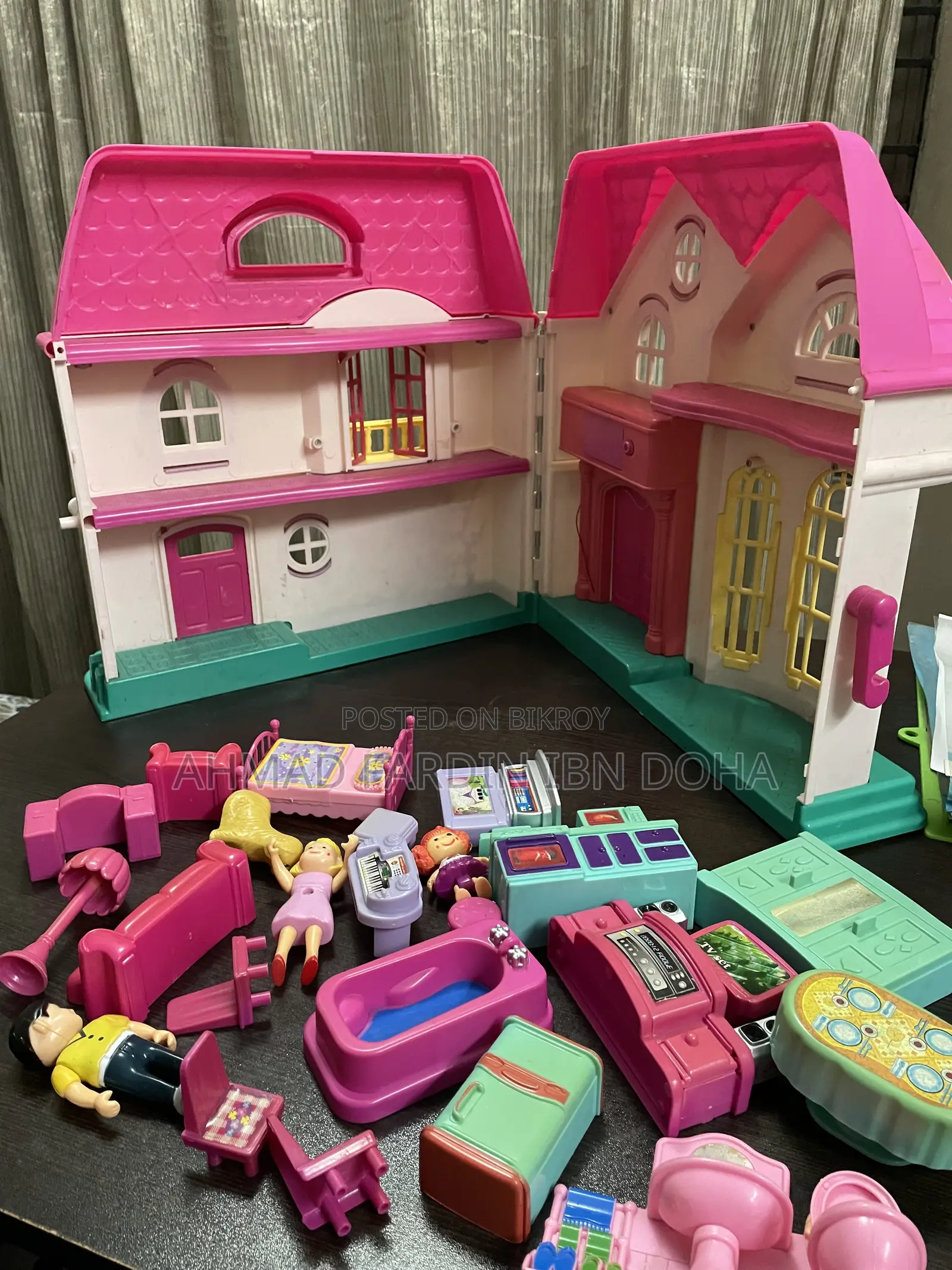 Doll House With Playset