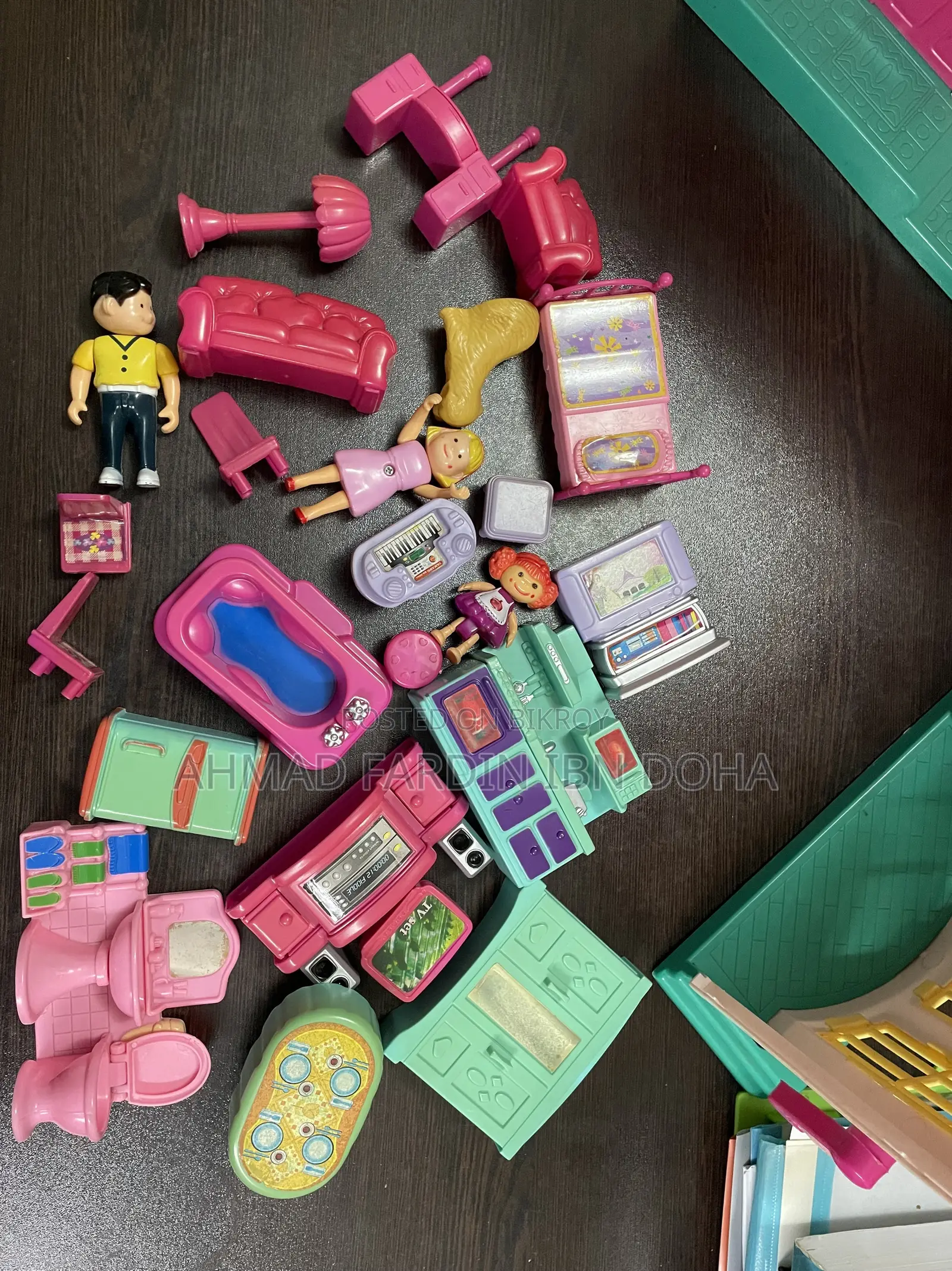 Doll House With Playset