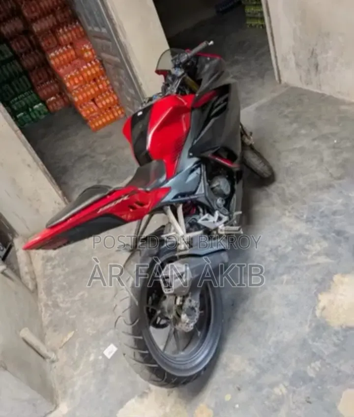হোন্ডা সিবিআর ২০২১ রেড