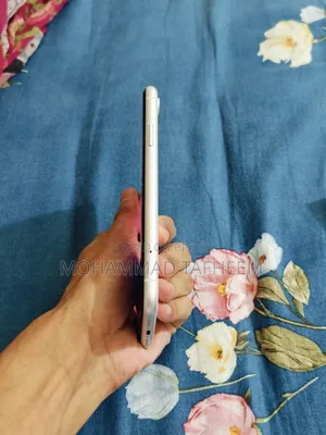 Apple iPhone XR 64 GB White