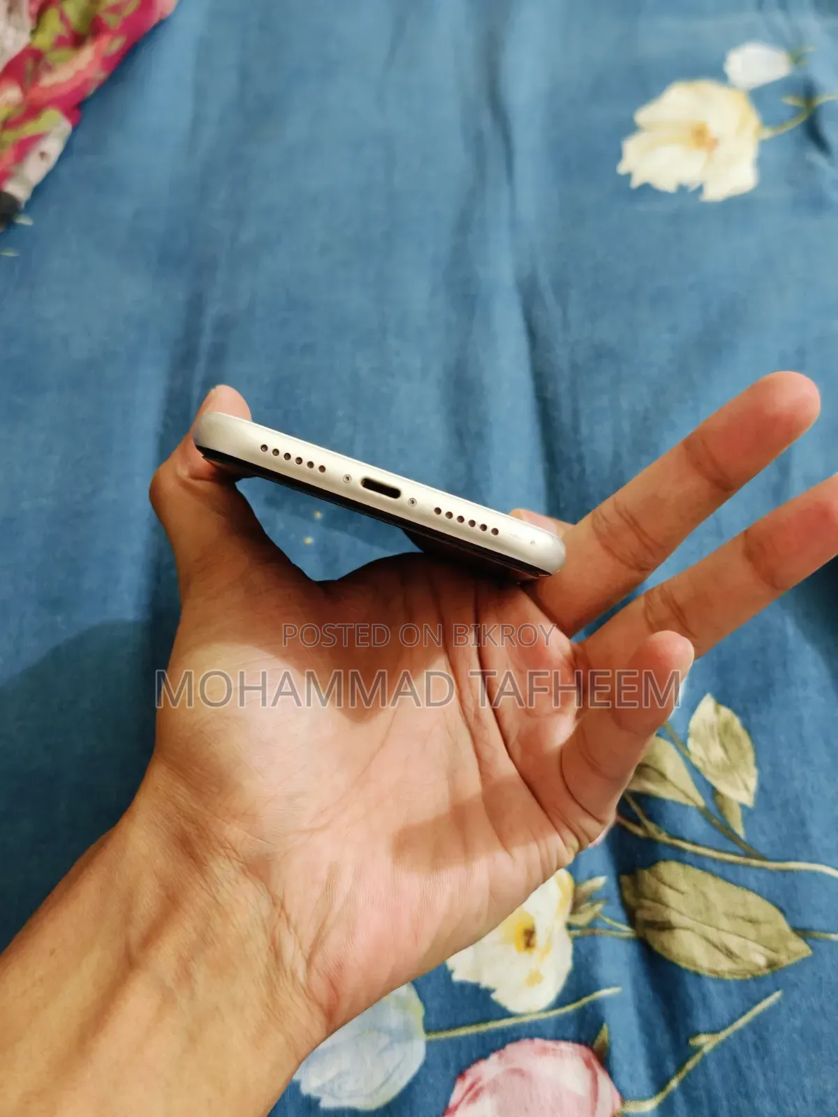 Apple iPhone XR 64 GB White