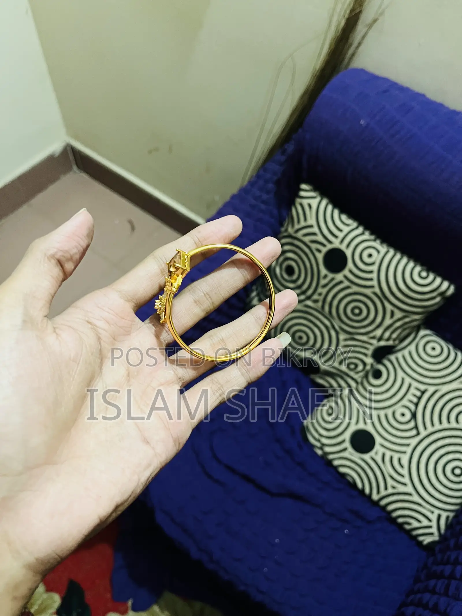 ওয়াচ অ্যান্ড ব্রেসলেট