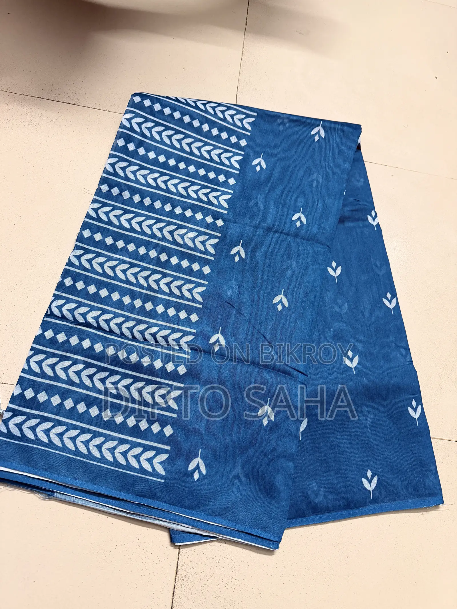 চান্দেরি সিল্ক শাড়ি।