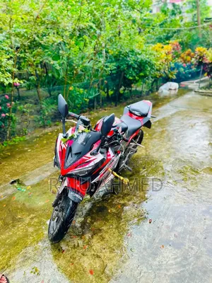 মোটরসাইকেল ২০১৬ লাল