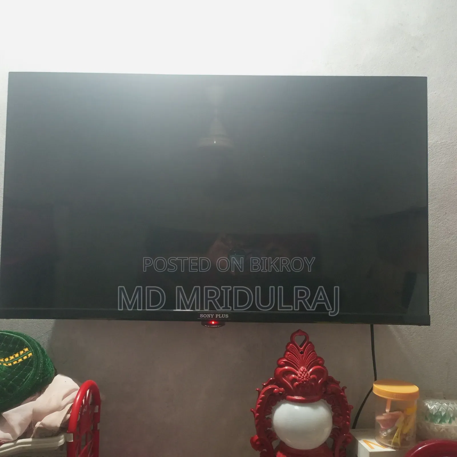 Singer LED TV