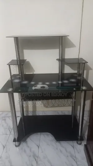 কম্পিউটার টেবিল