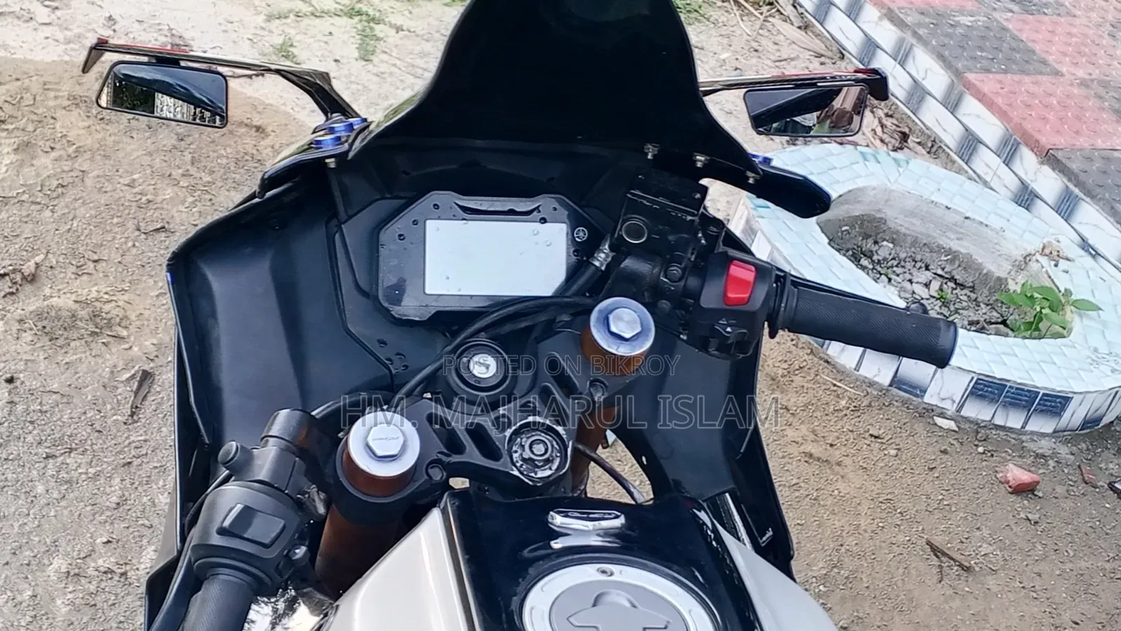 Yamaha R15M 2022 White