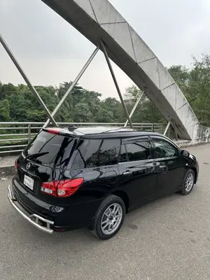 নিসান উইংরোড ২০০৫ কালো