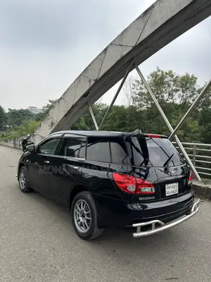নিসান উইংরোড ২০০৫ কালো