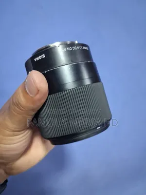 Sigma 30mm F/1.4 DC DN Lens for Sony E