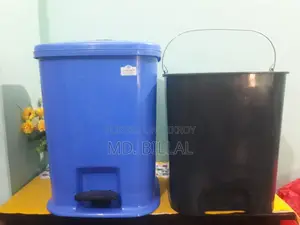 Medium-Size Plastic Dustbin
