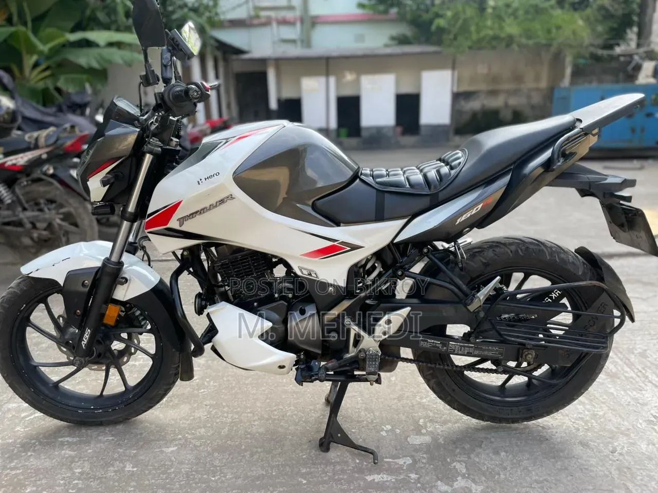 হিরো থ্রিলার ১৬০আর ২০২০ সাদা