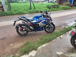 সুজুকি জিক্সার এসএফ ২০২২ নীল