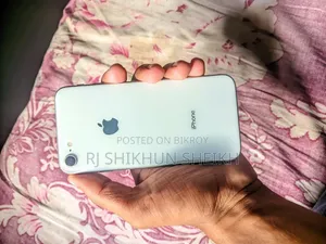 অ্যাপল আইফোন ৮ ৬৪ জিবি হোয়াইট
