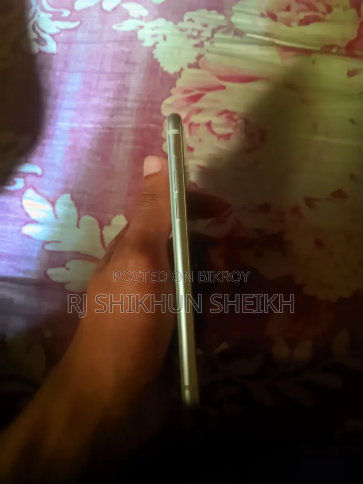 অ্যাপল আইফোন ৮ ৬৪ জিবি হোয়াইট
