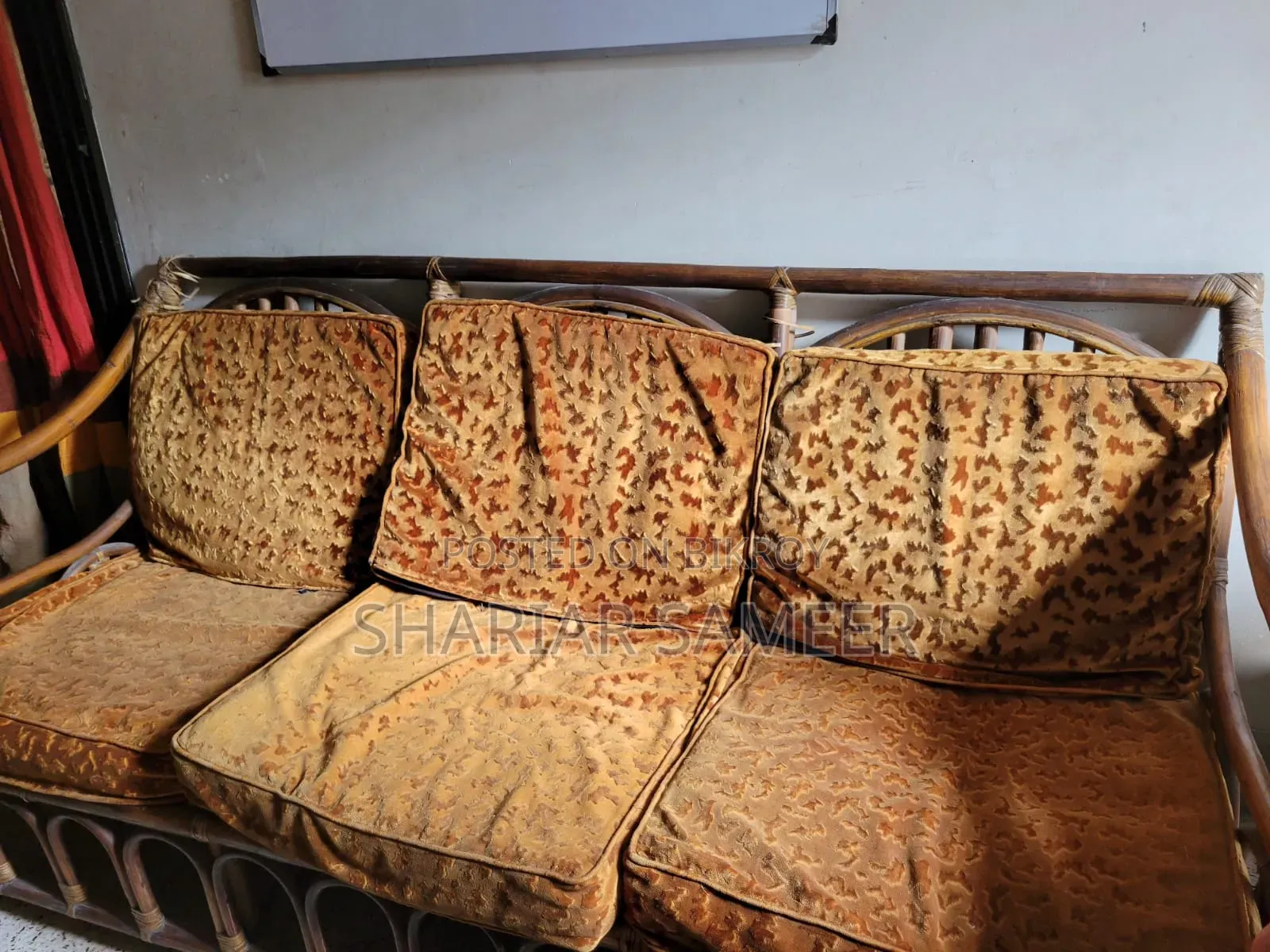 বেতের সোফা