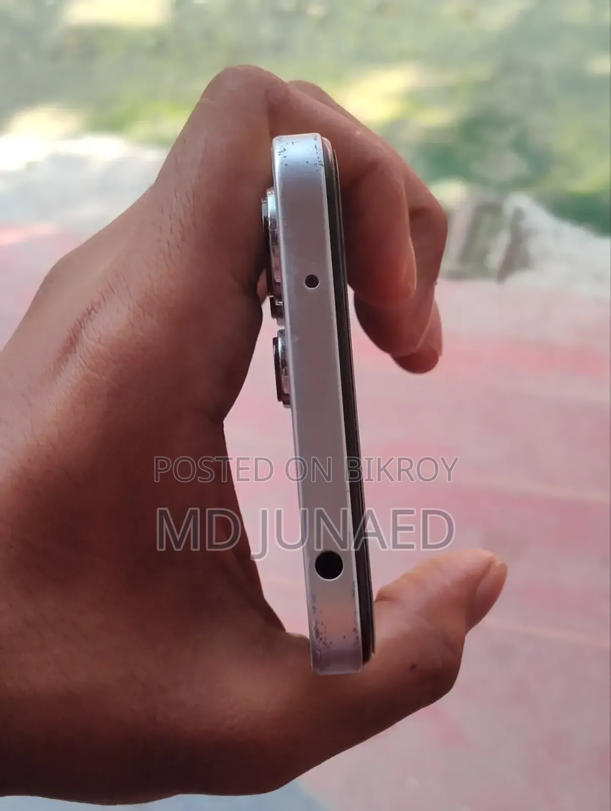 রিয়েলমি ১২ ১২৮ জিবি হোয়াইট