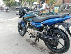 বাজাজ পালসার ১৫০ ২০১৬ নীল