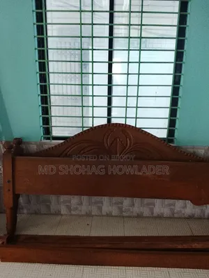 A King Size 6/7 Feet Bed