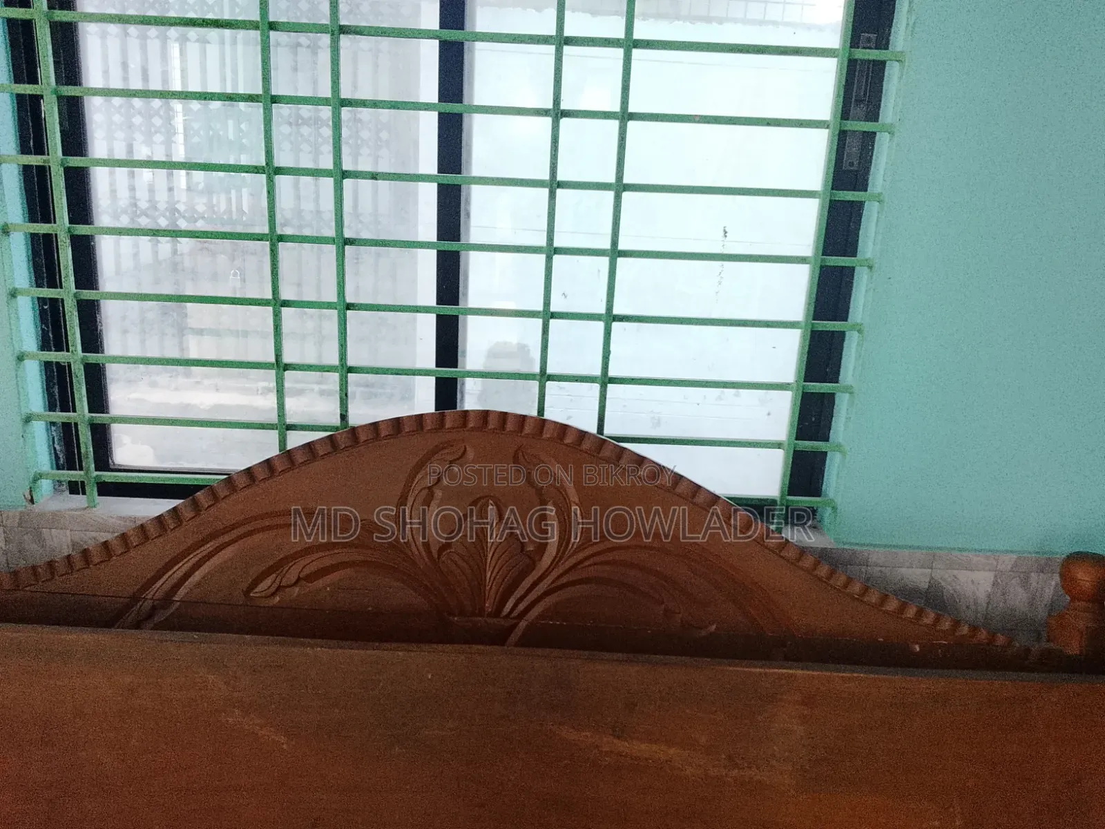 A King Size 6/7 Feet Bed