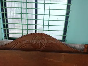A King Size 6/7 Feet Bed