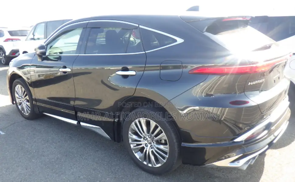 Toyota Harrier 2.0 2021 Black