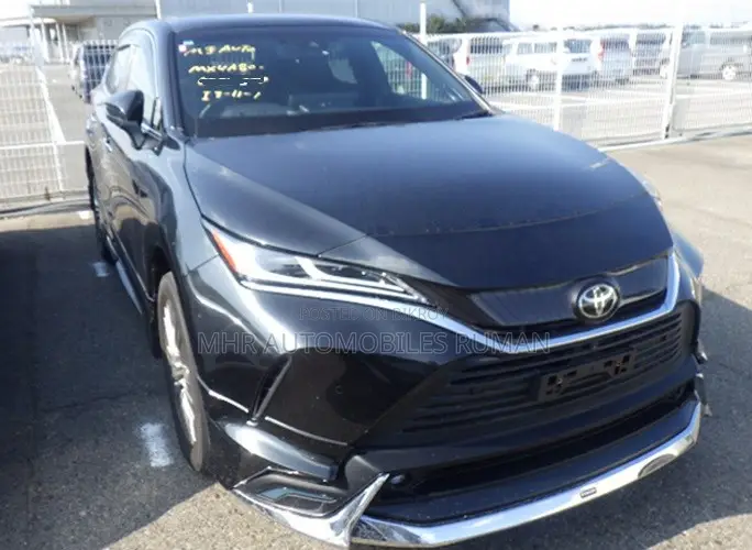Toyota Harrier 2.0 2021 Black